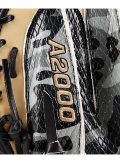 Wilson Glove Of The Month October 2022 CM33 Black Camo/Blonde 33" RHT Catchers Mitt -Cheap Baseball Glove Store wilson wilson glove of the month october 2022 cm33 4